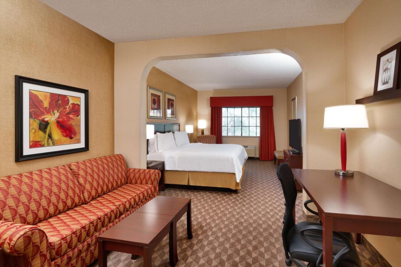 King Suite with Sofa Bed - Non-Smoking,1104581940:JPEG