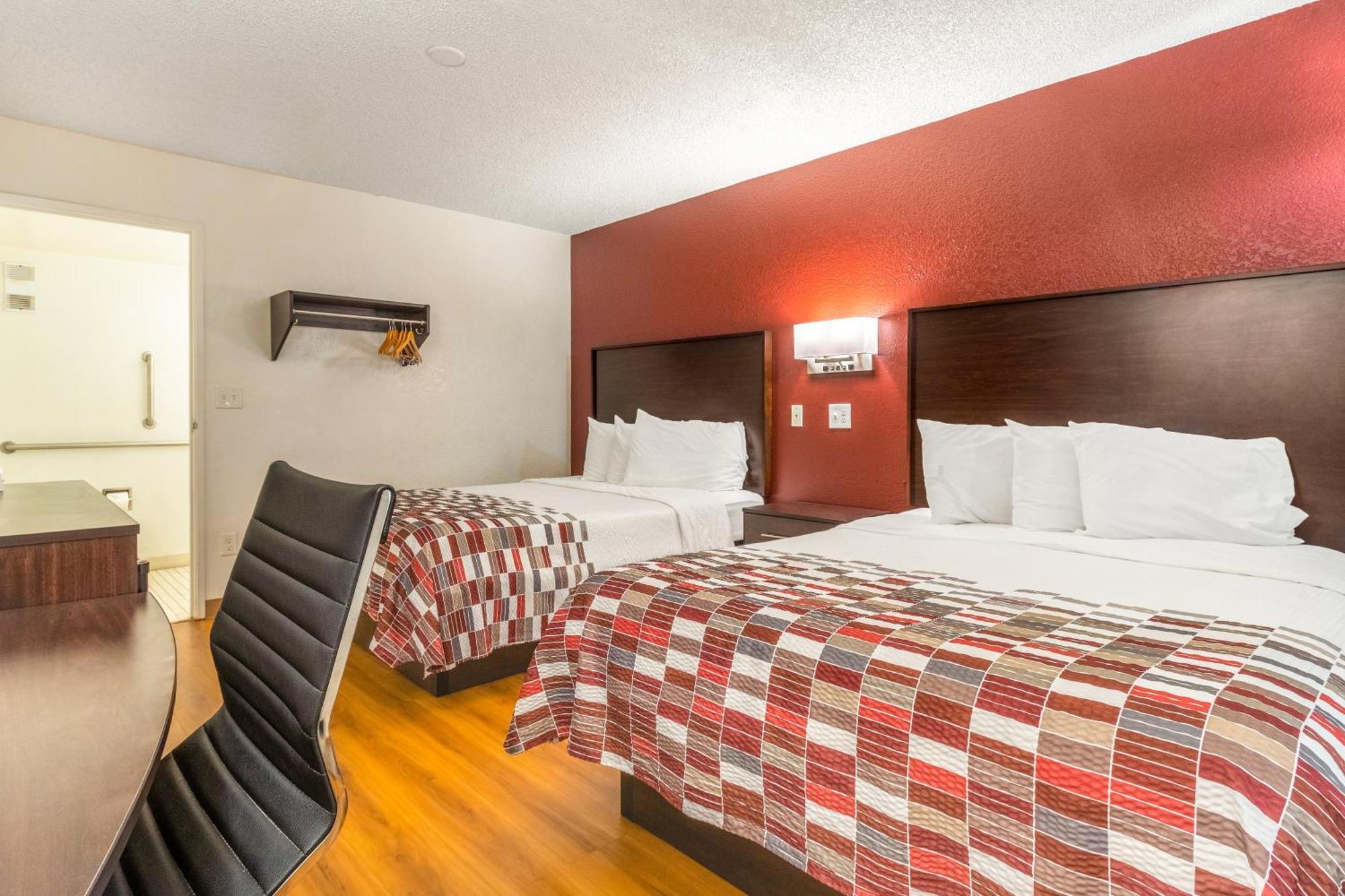 Deluxe Room Two Double Beds Disability Access Roll Shower Non-Smoking,1280411209:JPEG