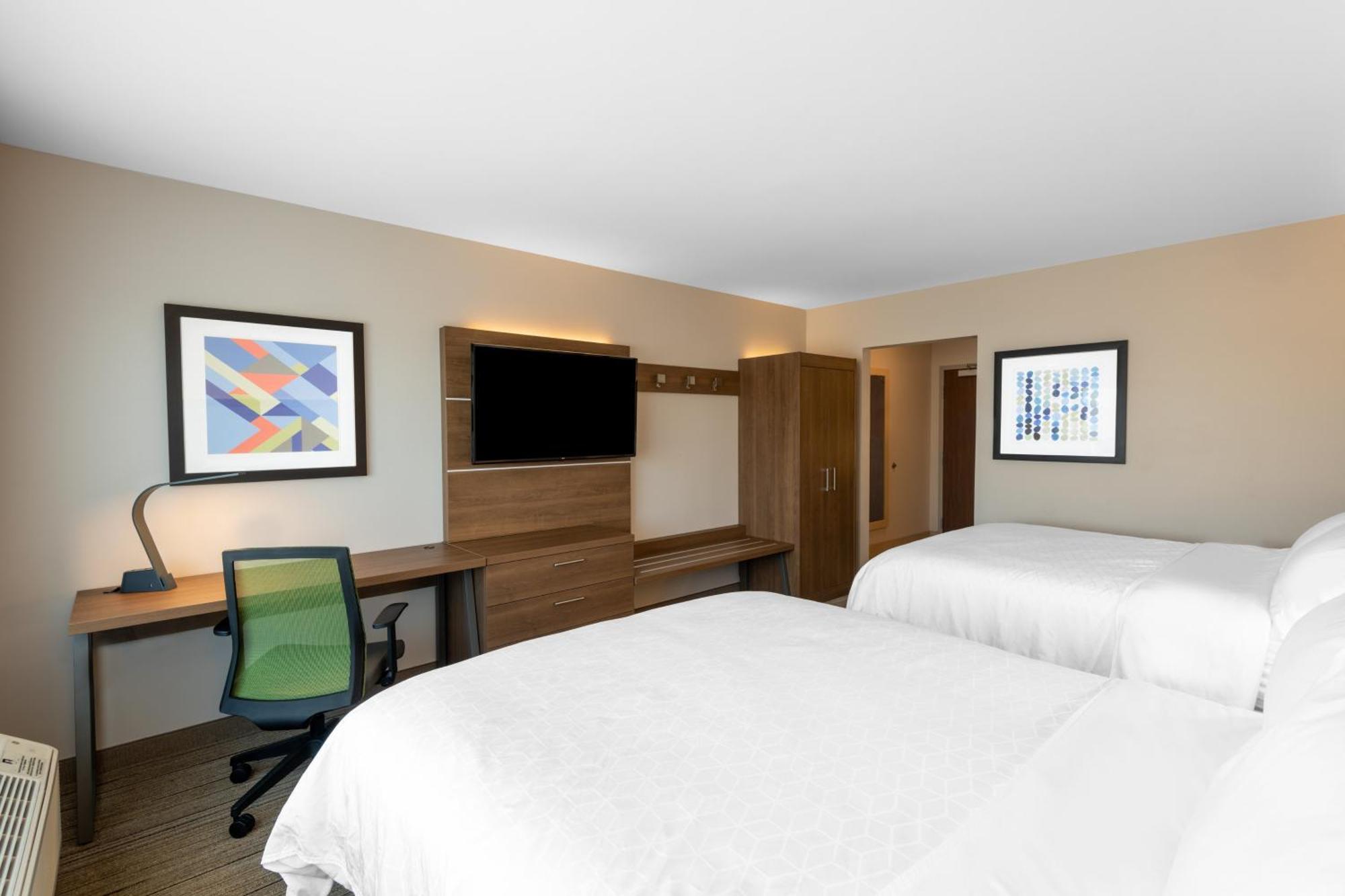 Standard Room with Two Queen Beds