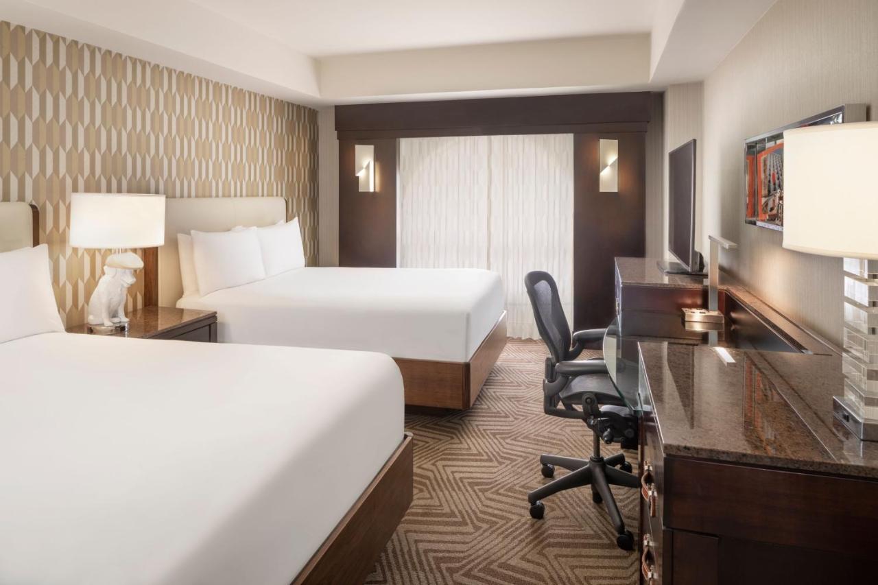 Queen Room with Two Queen Beds and City View - High Floor