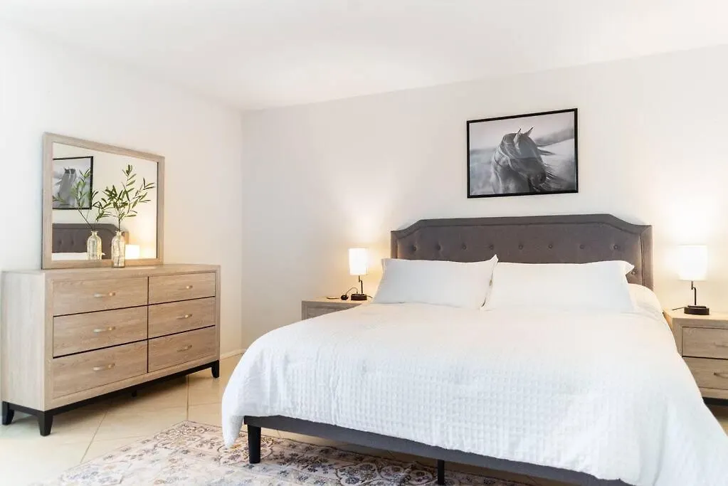 Sunnyside Of Life Retreat: Serene 5 Bedroom With Pool-1