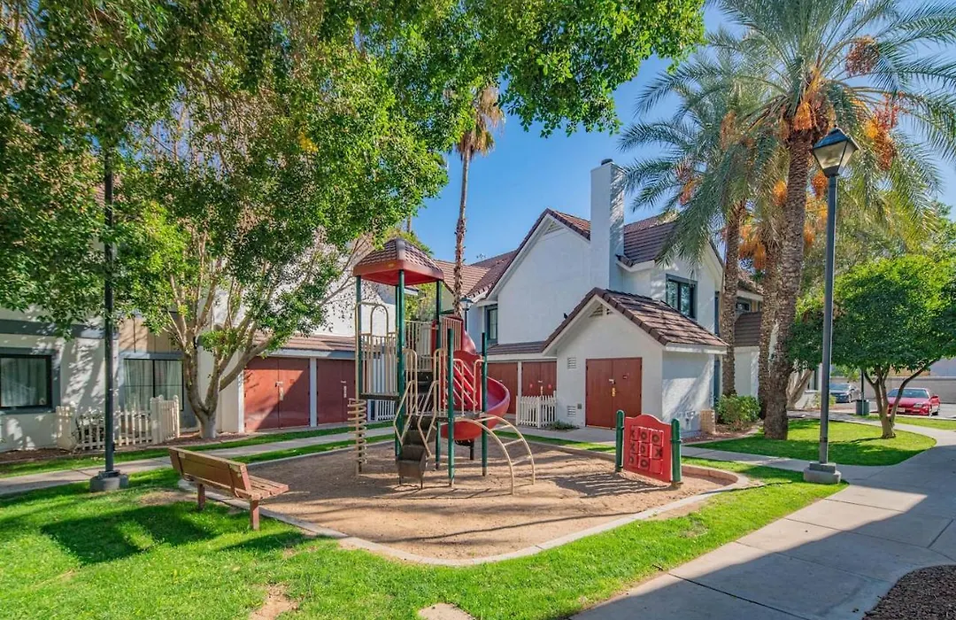 Metro Phoenix Extended Stay - Queen Studio-1