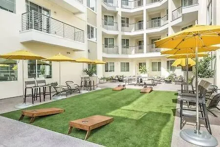 Paradise Cozysuites With Pool And Jacuzzi 11-1