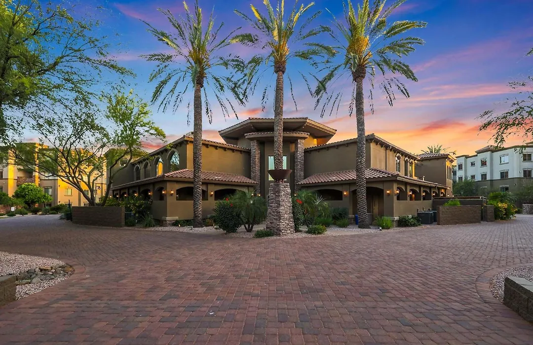 Villa Toscana Condo-1