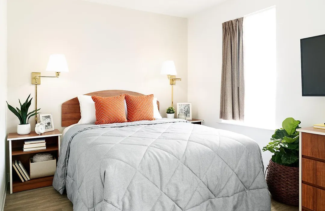 Intown Suites Extended Stay Phoenix Az - West-1