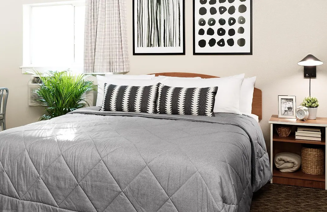 Intown Suites Extended Stay Phoenix Az - Chandler-1