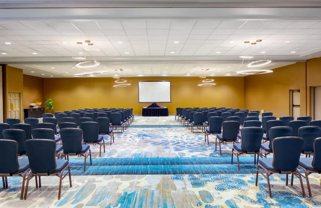 Holiday Inn And Suites Phoenix Airport North By Ihg-1