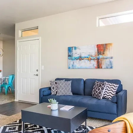 Frontdesk North Scottsdale Paradise Valley Apts-2