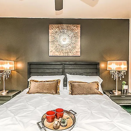 Shopping & Dining 1 Mile - 24 Hour Pool With Parking - 4036-3