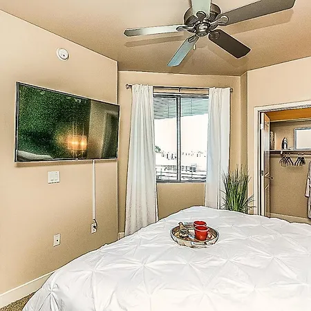 Shopping & Dining 1 Mile - 24 Hour Pool With Parking - 4036-2