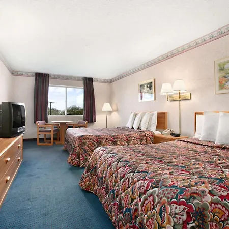 Days Inn By Wyndham Phoenix North-2