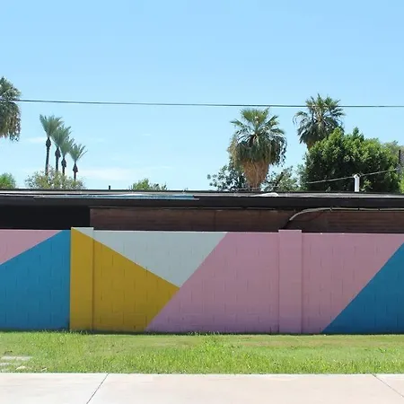 Newly Remodeled Mid Century Saguaro House-3
