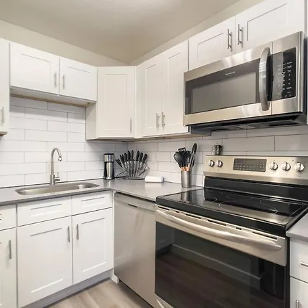 Updated With Pool - Close To Airport, Zoo, & Asu-3