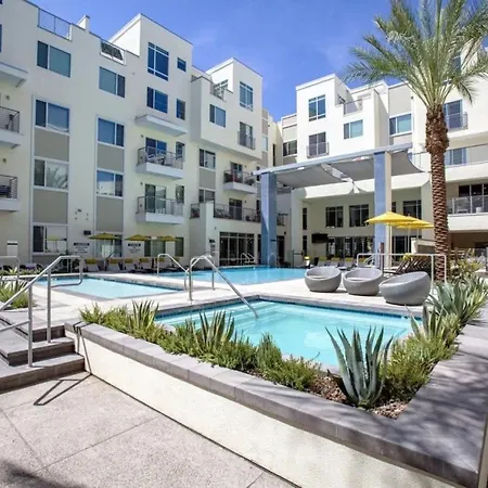 Cozysuites Paradise Under The Palm Trees! 12-2