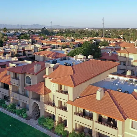 Mountain Vista Resort: Gated Community with Pools and Hiking Access-2