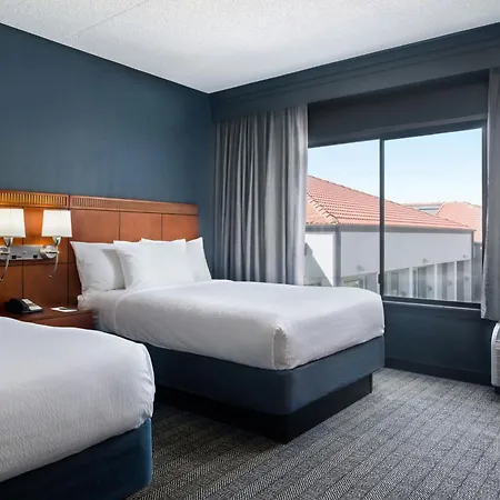 Courtyard By Marriott Phoenix Airport-3