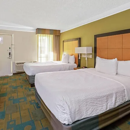 Travelodge By Wyndham Phoenix North-3