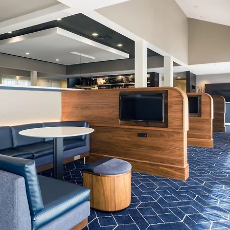 Courtyard By Marriott Phoenix North-3