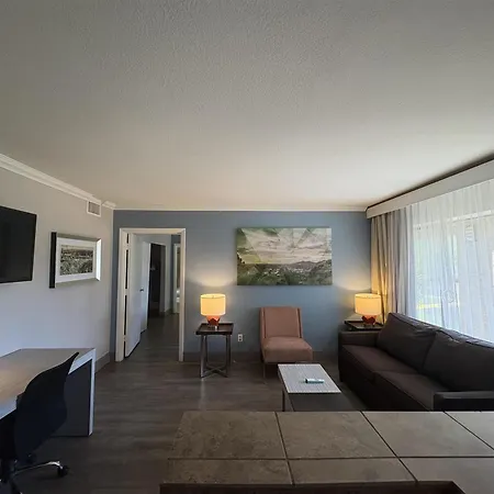 Surestay Innsuites Phoenix Hotel & Suites By Best Western-3