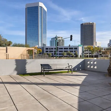 Holiday Inn Express & Suites Phoenix - Midtown, An Ihg Hotel-3