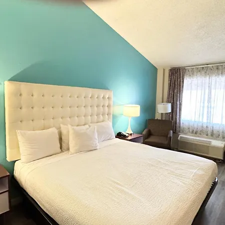 Howard Johnson By Wyndham Phoenix Airport/Downtown Area-3