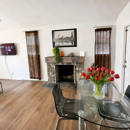 Unit 1 - 2Br Roosevelt Row, Free Parking, Private Yard-3