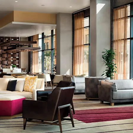 Courtyard By Marriott Phoenix Downtown-2