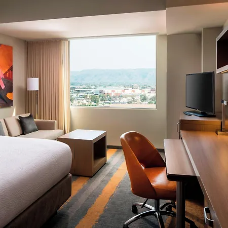 Courtyard By Marriott Phoenix Downtown-3