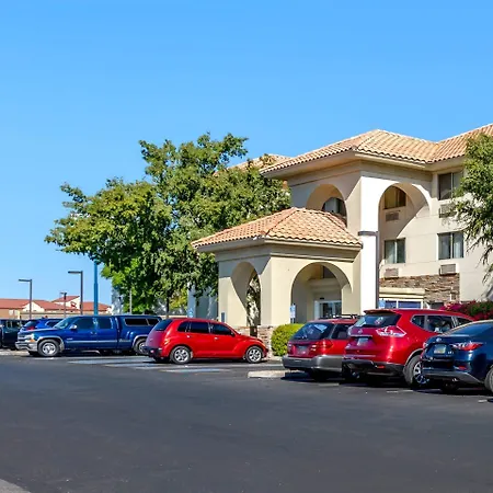 Comfort Inn & Suites Phoenix North - Deer Valley-2