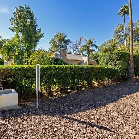 Best Little Guesthouse In Melrose! New Listing!-3